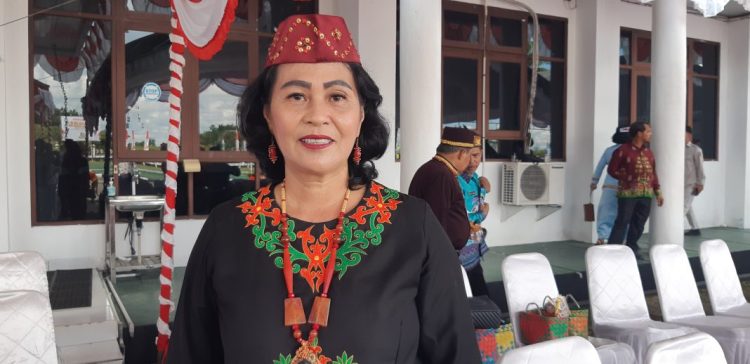 Bupati dan Wakil Bupati Patut Menerima Gelar Kehormatan Adat Dayak