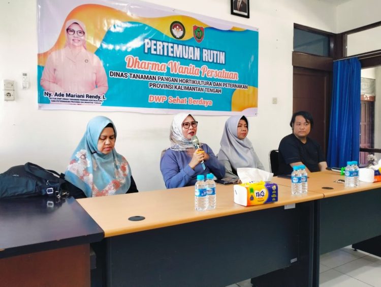 Dharma Wanita Persatuan Dinas TPHP Prov.Kalteng Gelar Pertemuan Rutin, Angkat Tema Kesehatan dengan Yoga