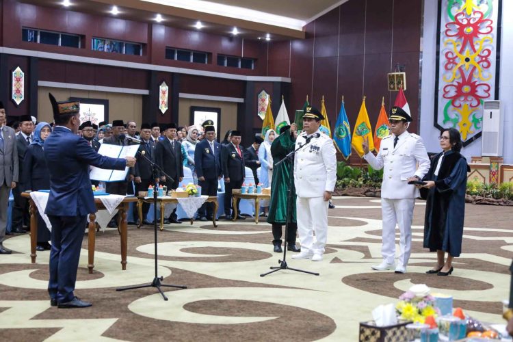 Gubernur Lantik Bupati dan Wakil Bupati Barito Utara