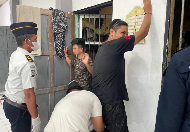 Tim Gabungan dan Rutan Razia Sel Tahanan Warga Binaan