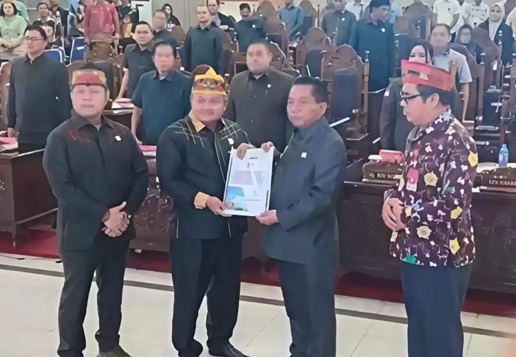 Fraksi DPRD Terima Raperda Pertanggungjawaban Pelaksanaan APBD Tahun Anggaran 2025